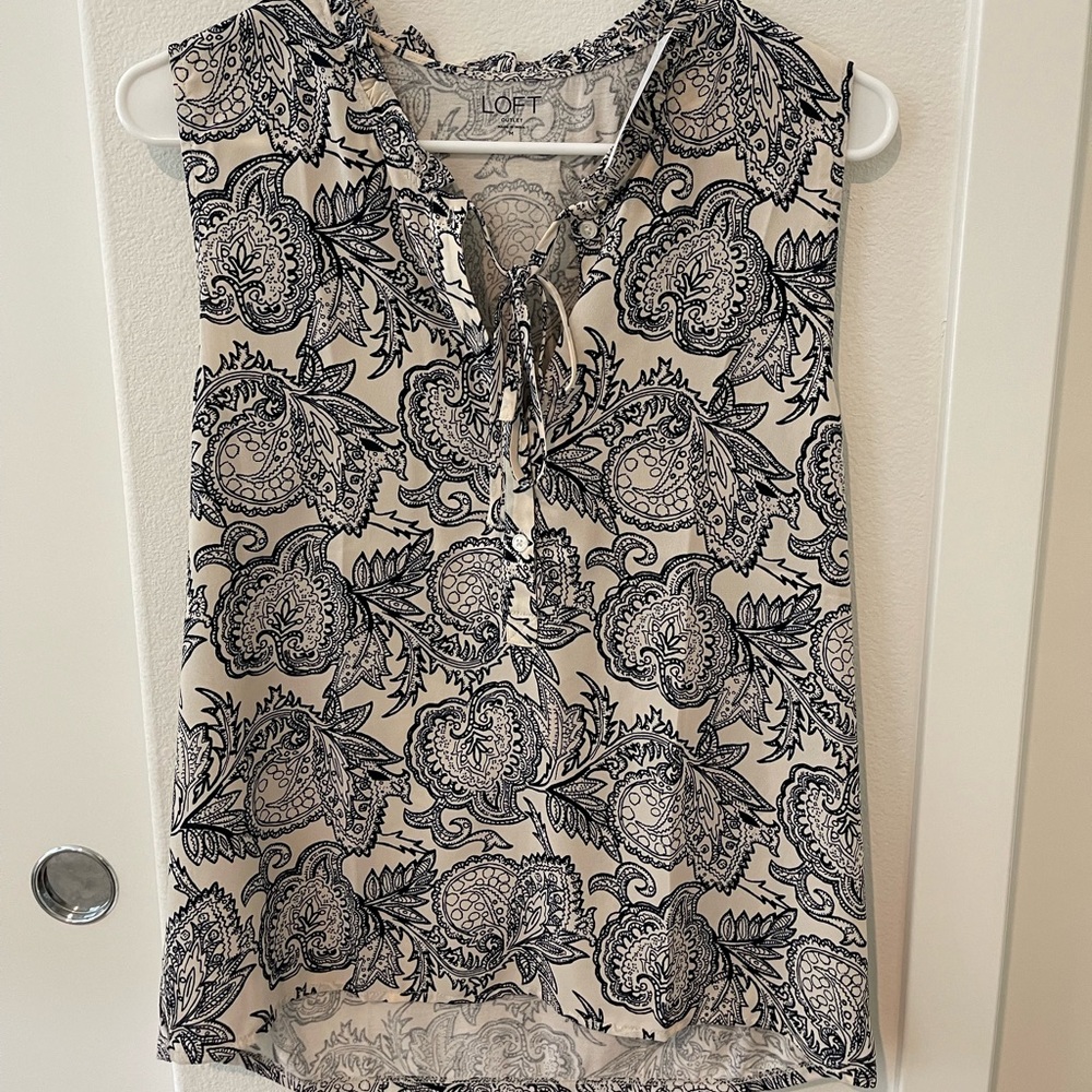 Mixed material loft blouse, paisley patter. Never worn before with tags.